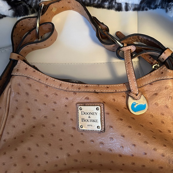 Dooney & Bourke Ostrich Shoulder Bag with Classic Design. Vintage - Picture 2 of 8